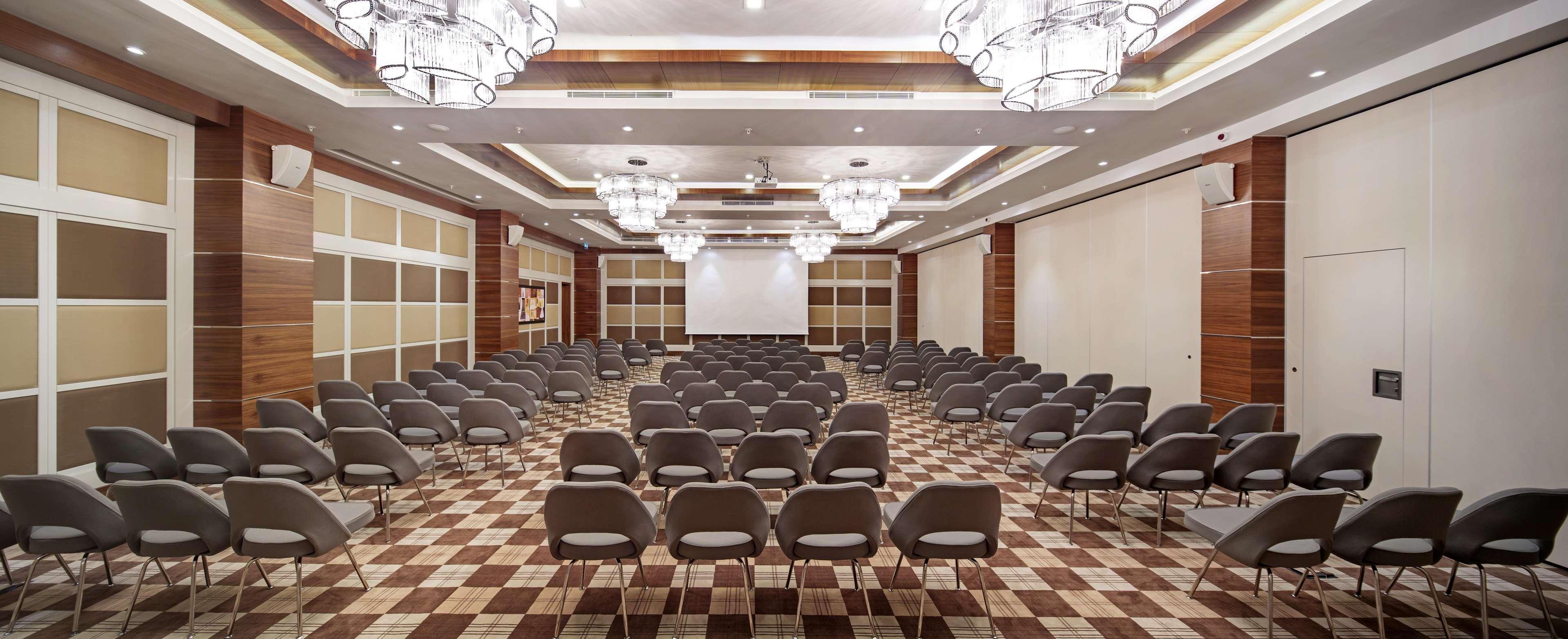 Doubletree By Hilton Hotel Kusadasi