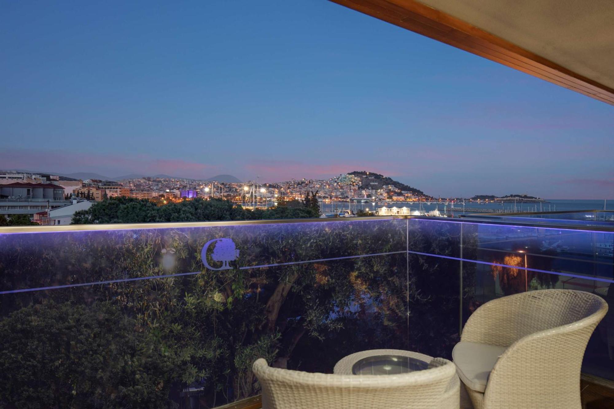 Doubletree By Hilton Hotel Kusadasi