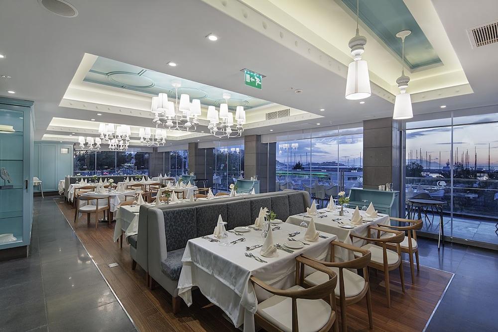 Doubletree By Hilton Kusadasi